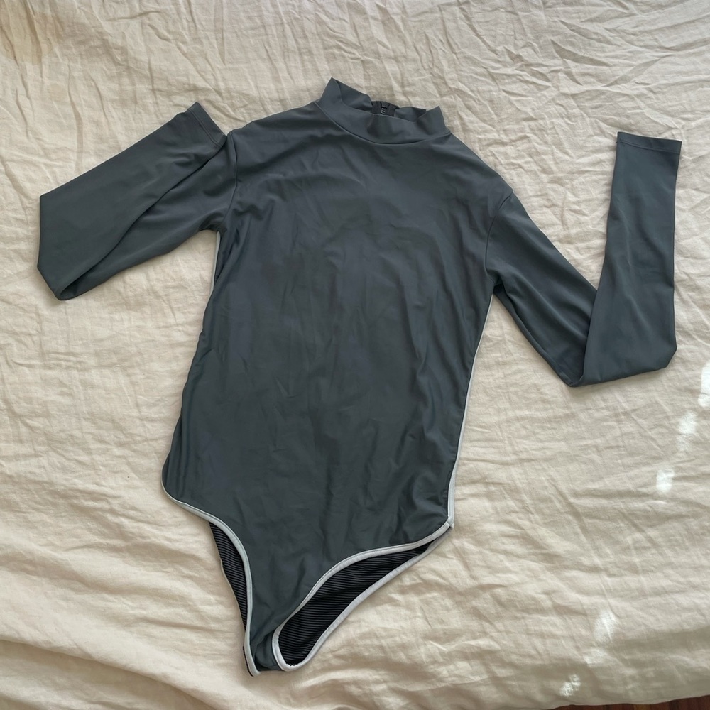 Acacia surf suit - Picture 4 of 5